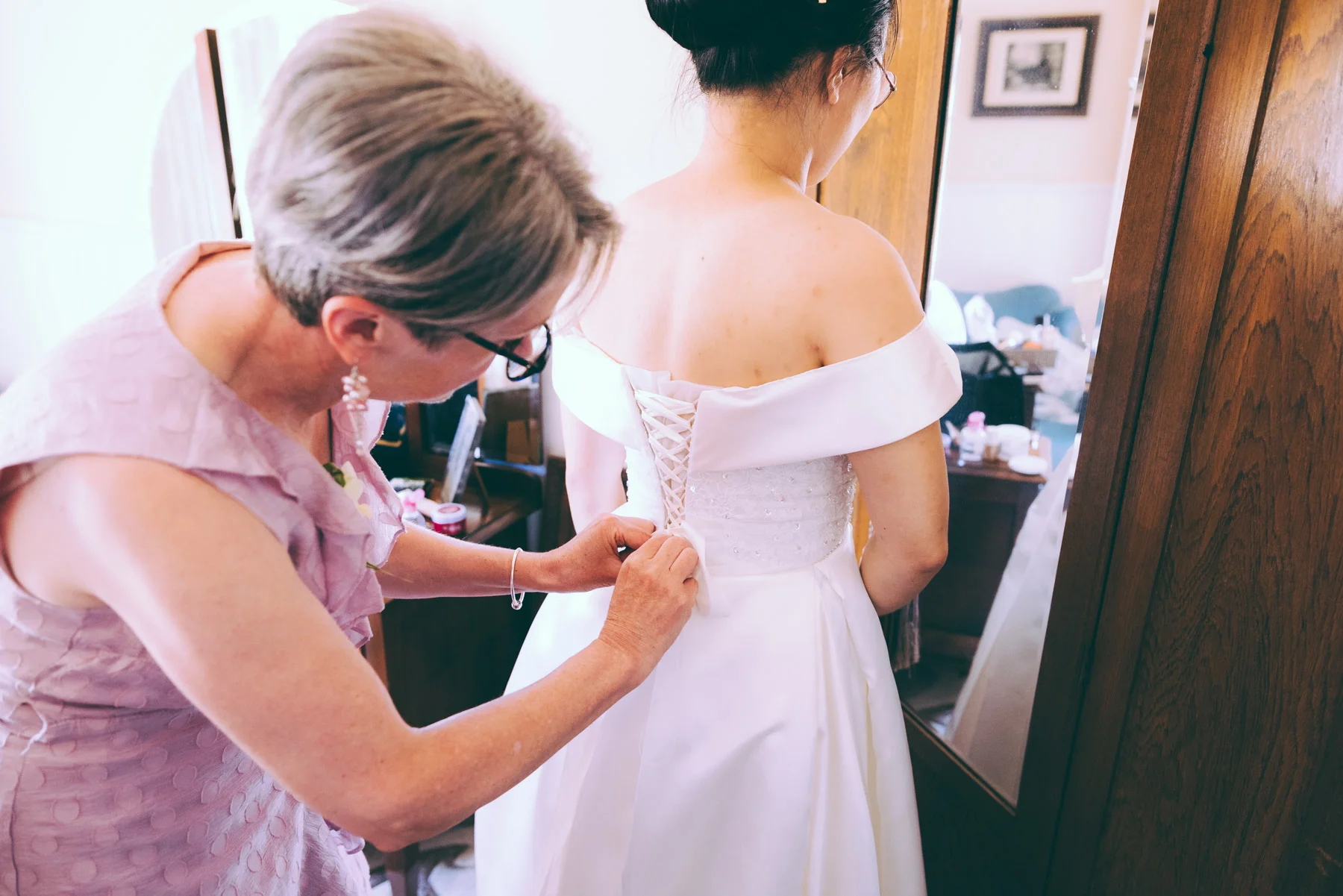 paulineandangus_gettingready_viewpics-215.jpg