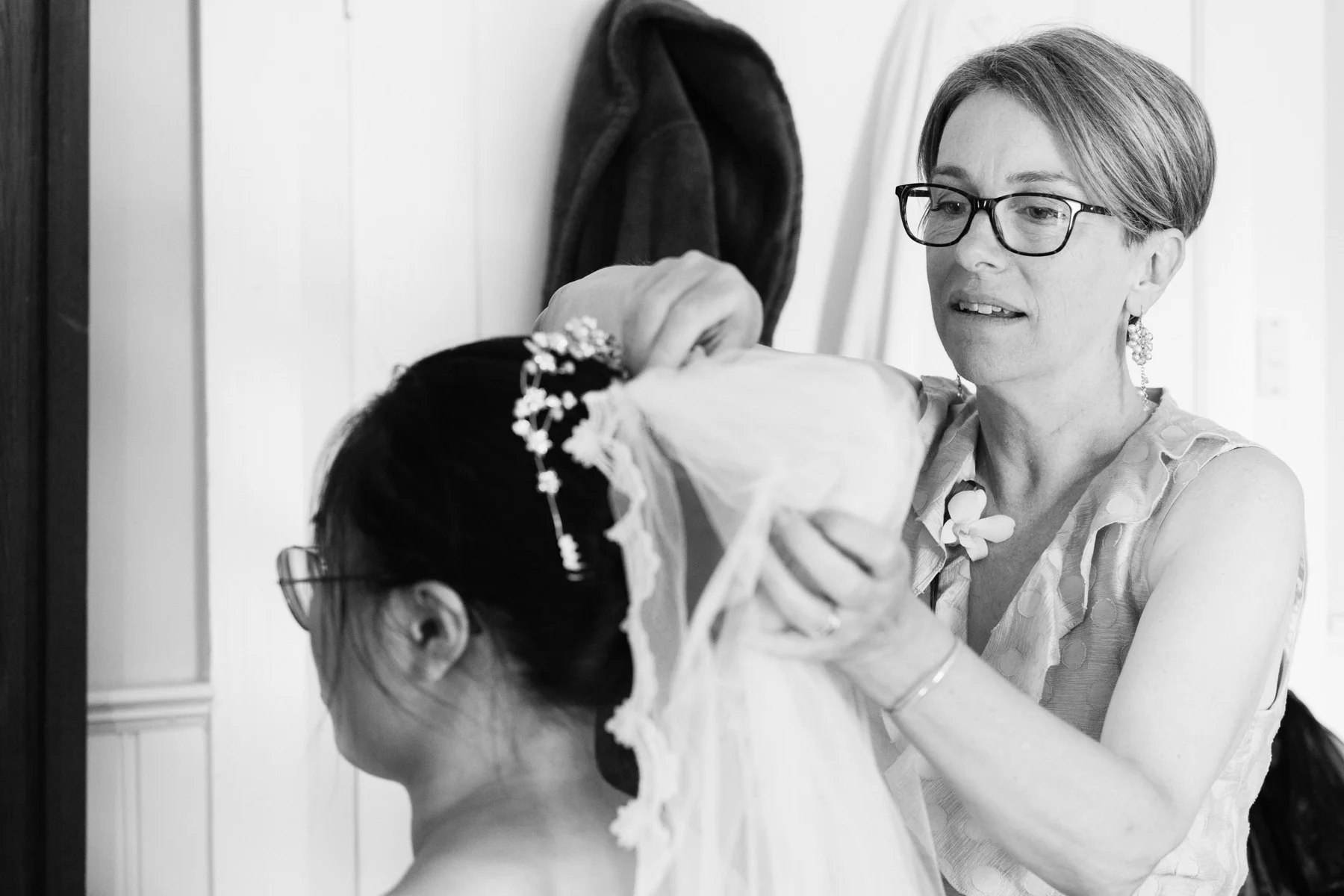 paulineandangus_gettingready_viewpics-219.jpg