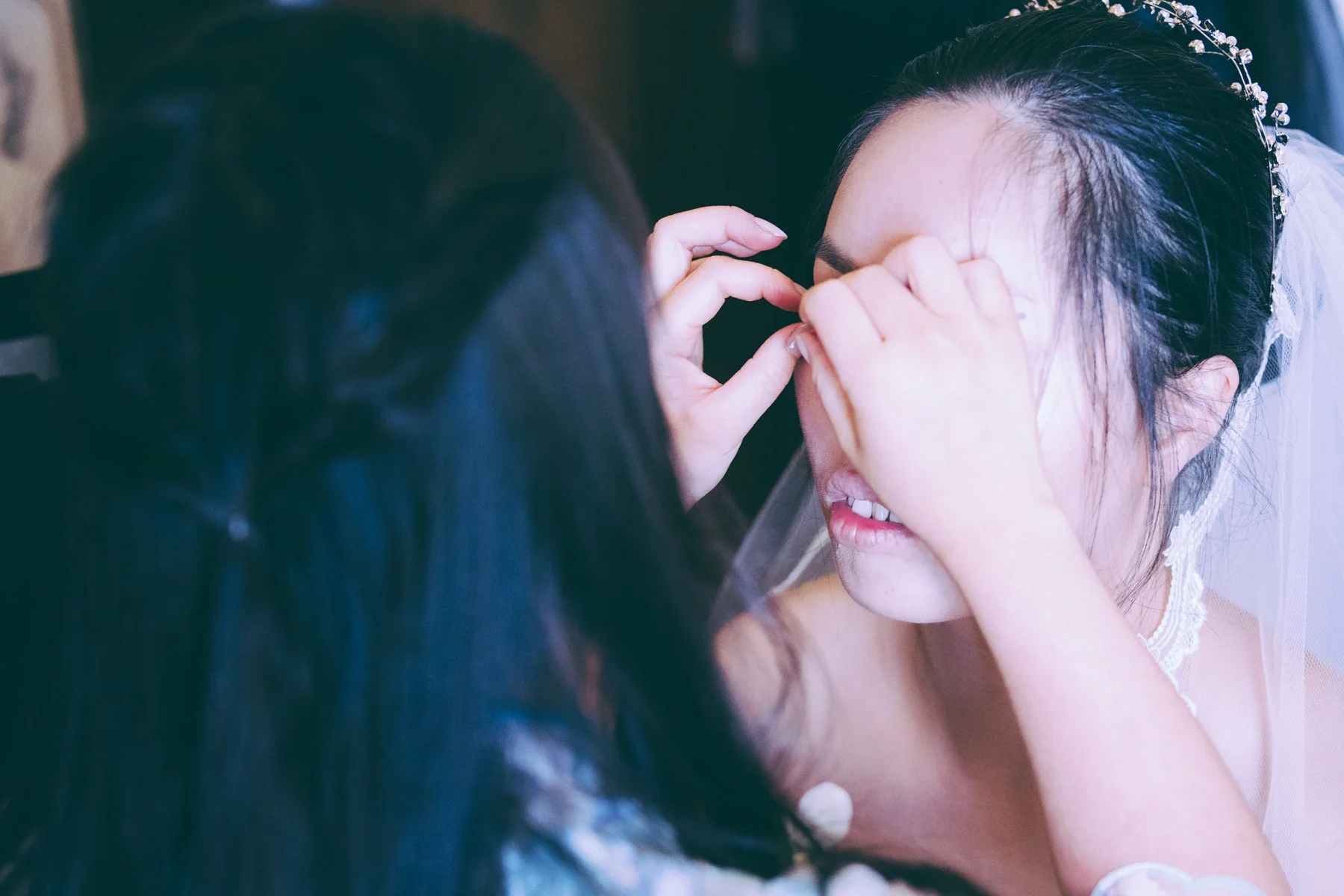 paulineandangus_gettingready_viewpics-256.jpg