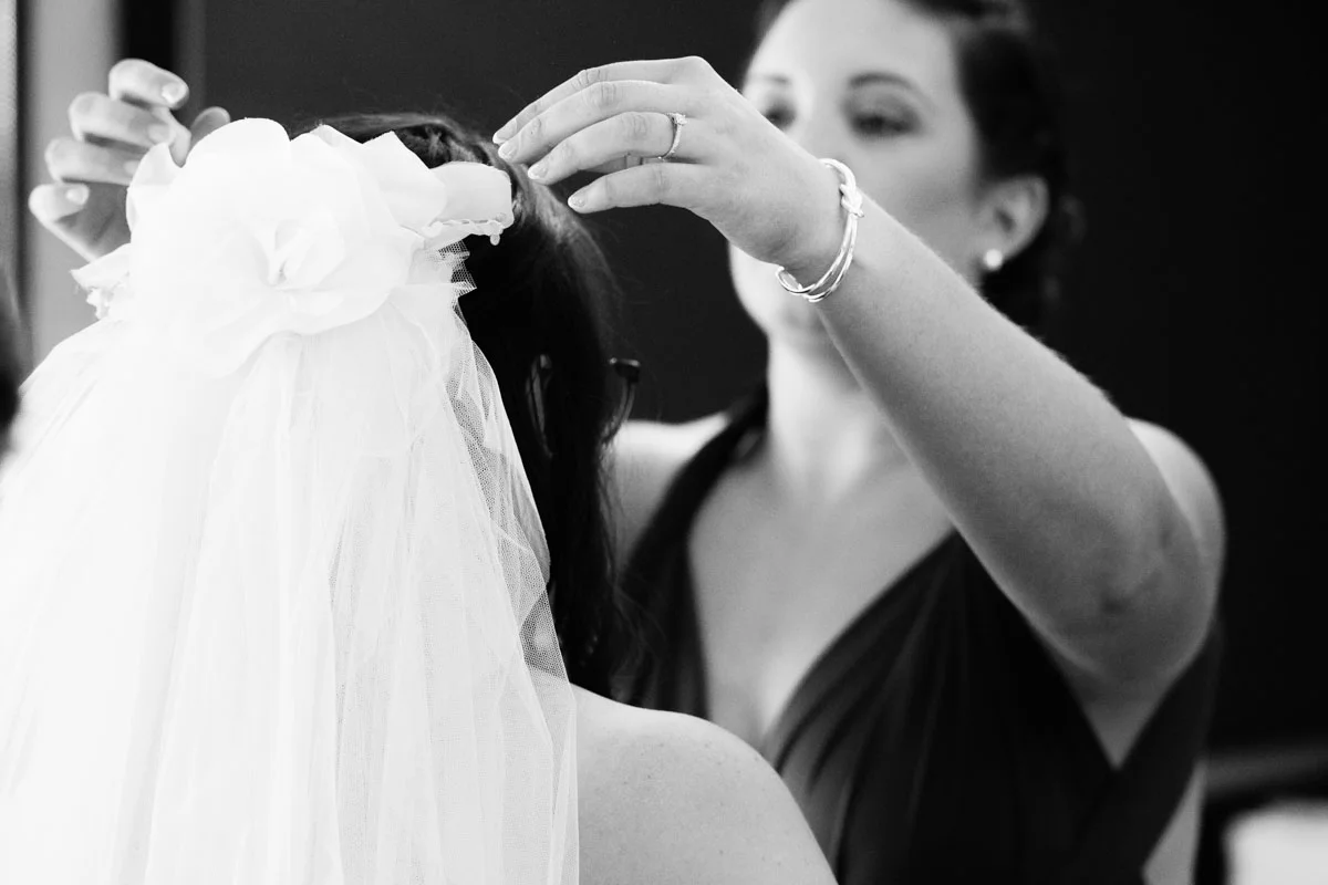 aleshaanddan_gettingready_viewpics-489.jpg