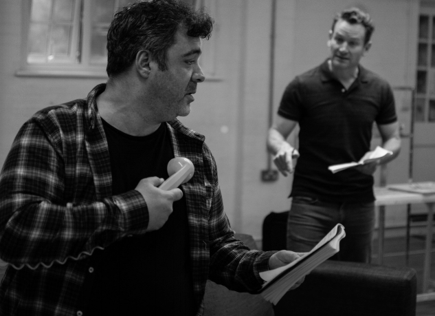 Gerry Lynch and Tim Walton rehearse THE ODD COUPLE for Vienna's English Theatre. Image courtesy of Lily Dart