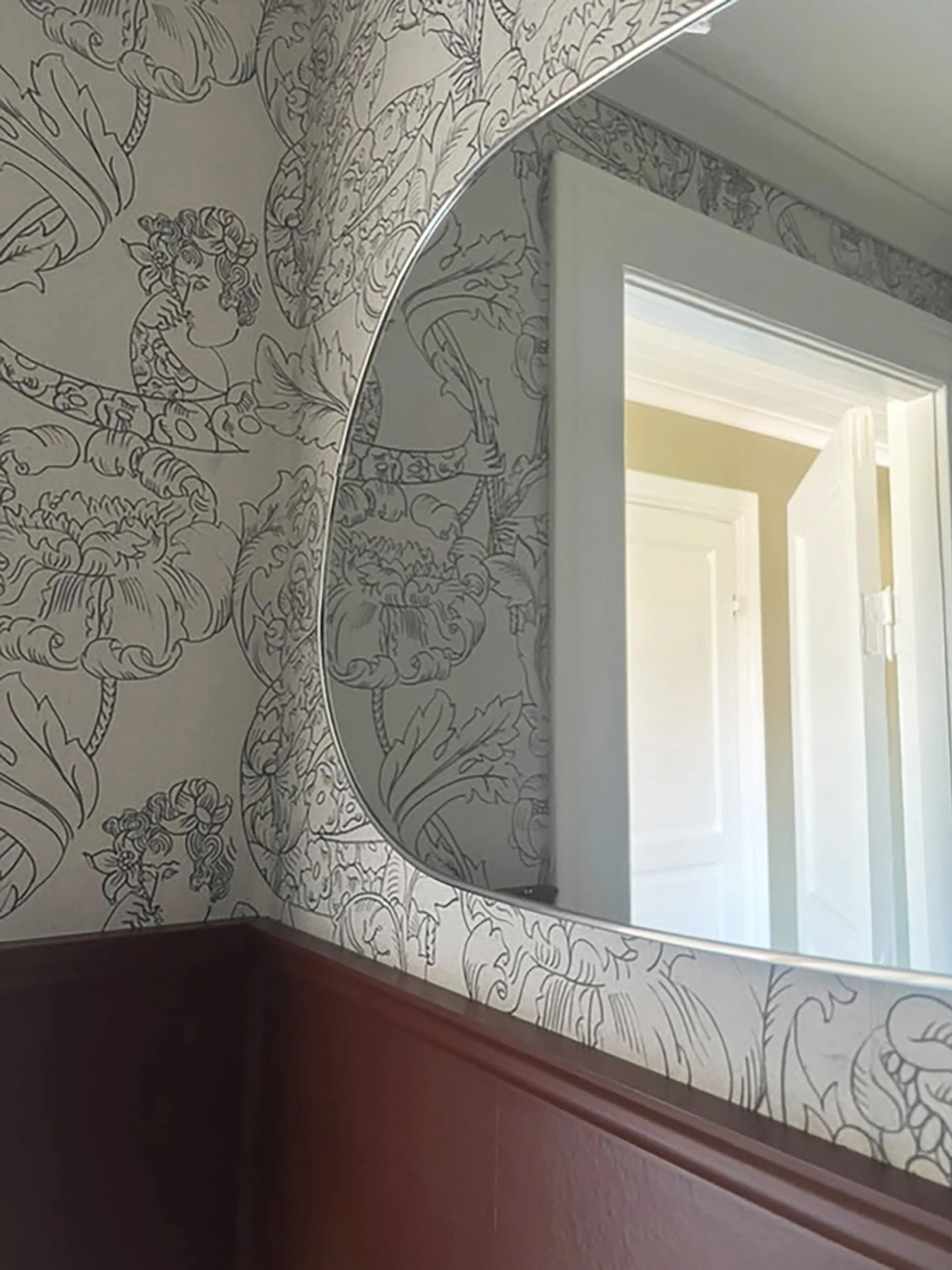 Floral dream 2064; Swedish Designers, Boråstapeter (Bathroom)