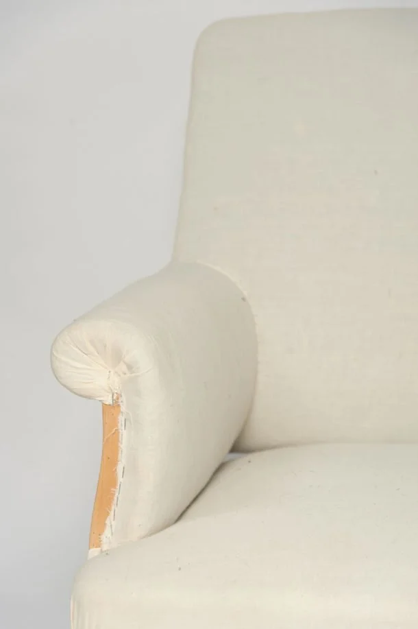 antique-french-sofa-12677d0c-ebfa-41d1-8a2d-25301d72d28c_0-2.jpg