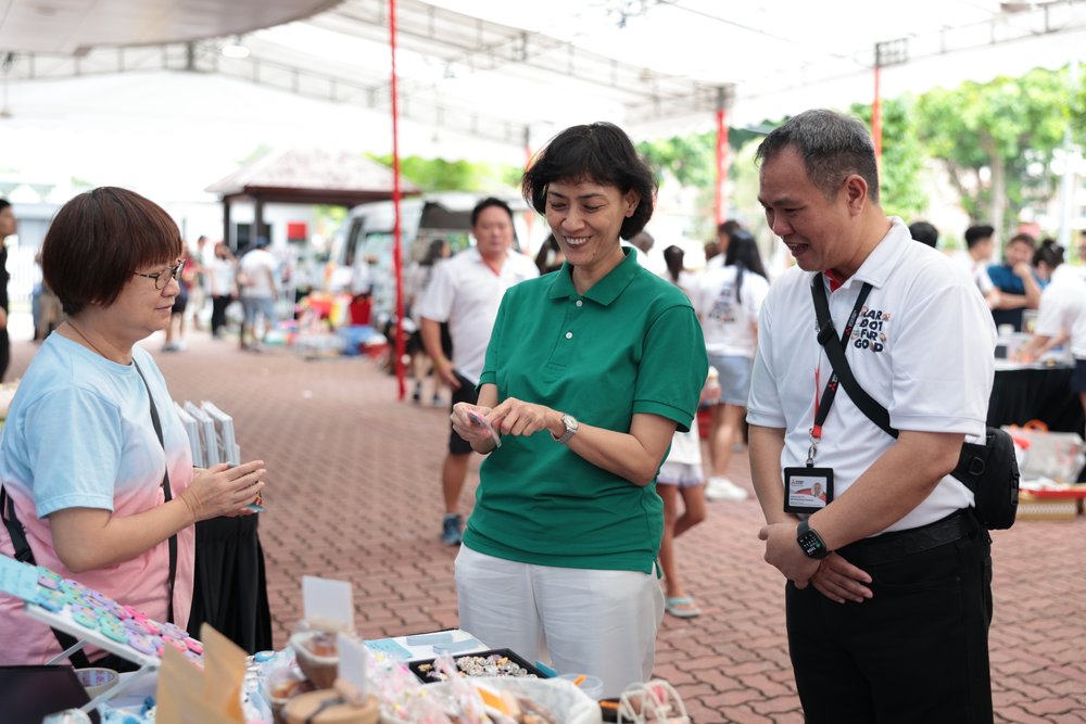 batch_Tanjong Pagar GRC MP Joan Pereira visits social enterprise Deaf ArtsCraftsy at Car Boot for Good.JPG