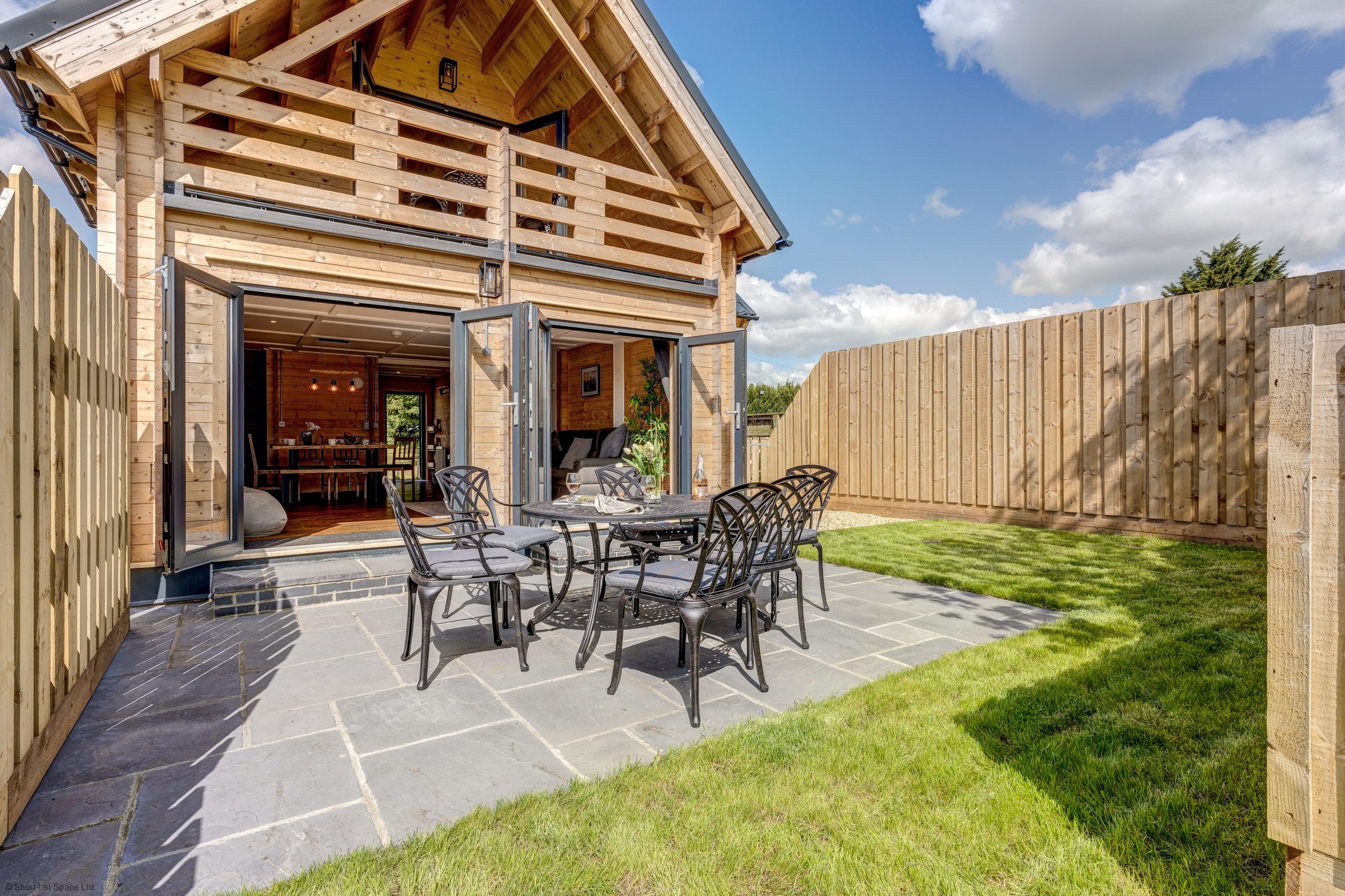 Buttercup Lodge