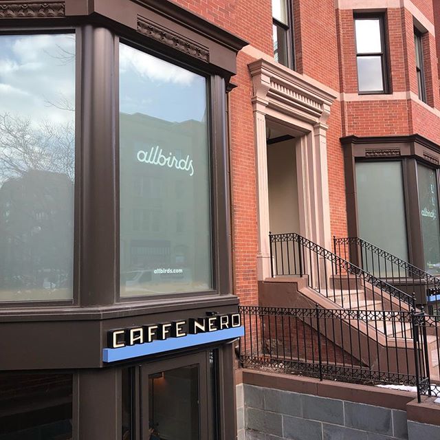 Good thing February is a short month, because we think @allbirds is opening sometime in March.  Check back for more details.  #avantagenewbury #curatedretail #newburystreet #retailisnotdead #urbanmeritage