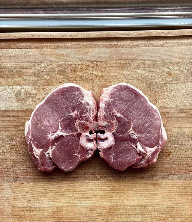 Great shot of some @hillmeatcompany Bone-In Pork Chops. By far one of the best local pork producers that has premium quality and taste. Stop by and check out all the other great Hill Meat Products! #timberlinemeat #hillmeat #pork #porkchops #pendleto