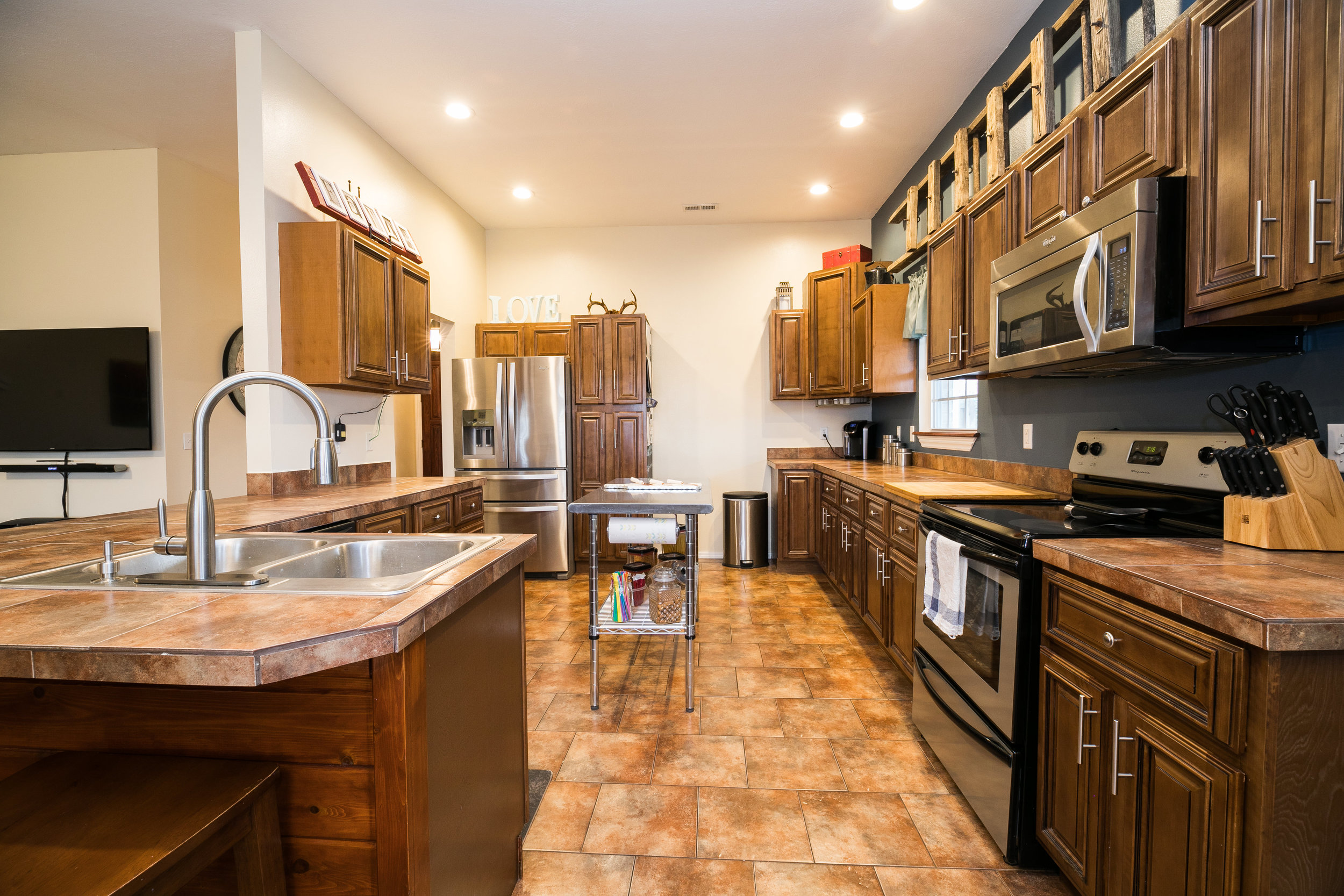 1316 S Miller Ave-15.jpg