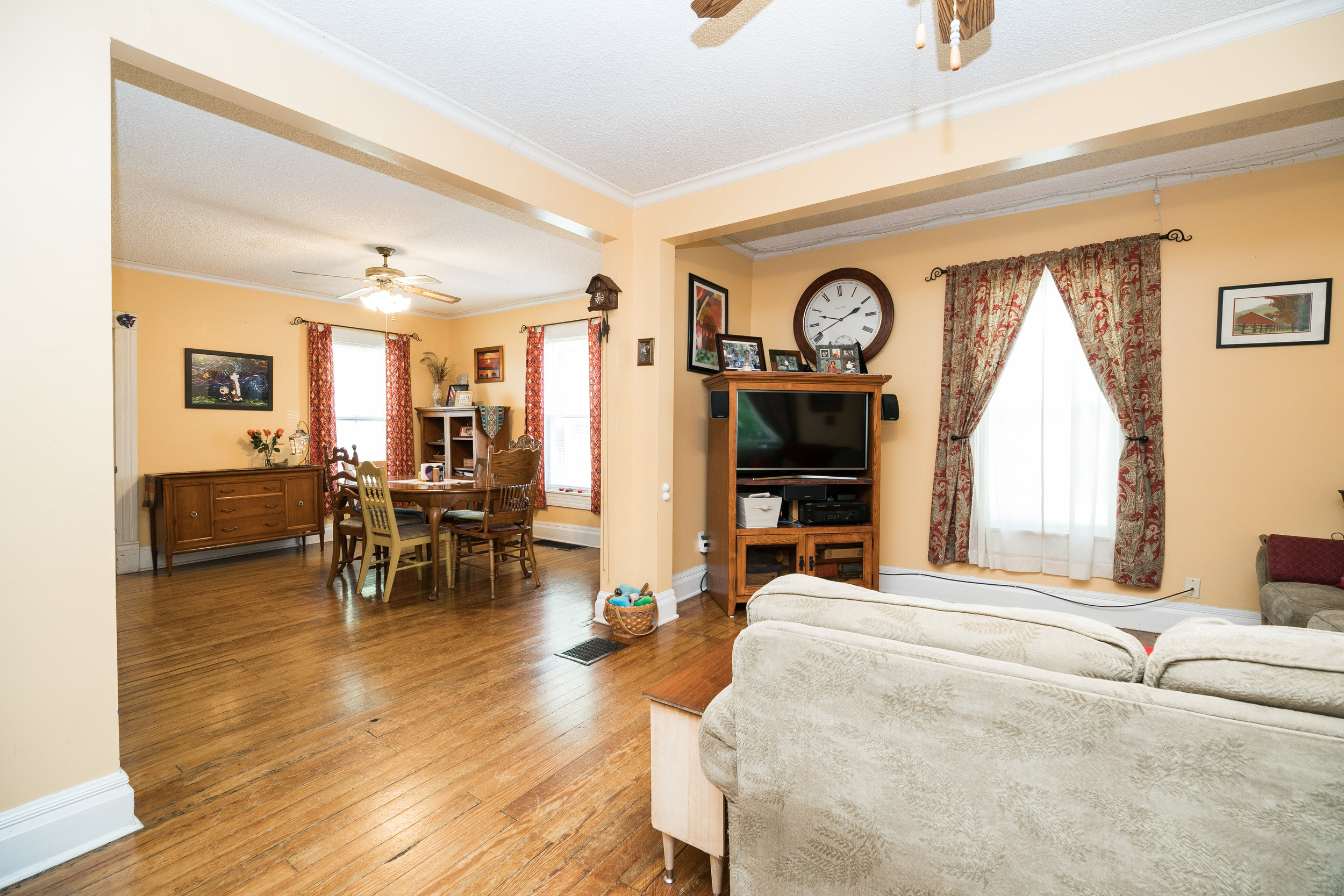 1421 N Broadway Ave-21.jpg