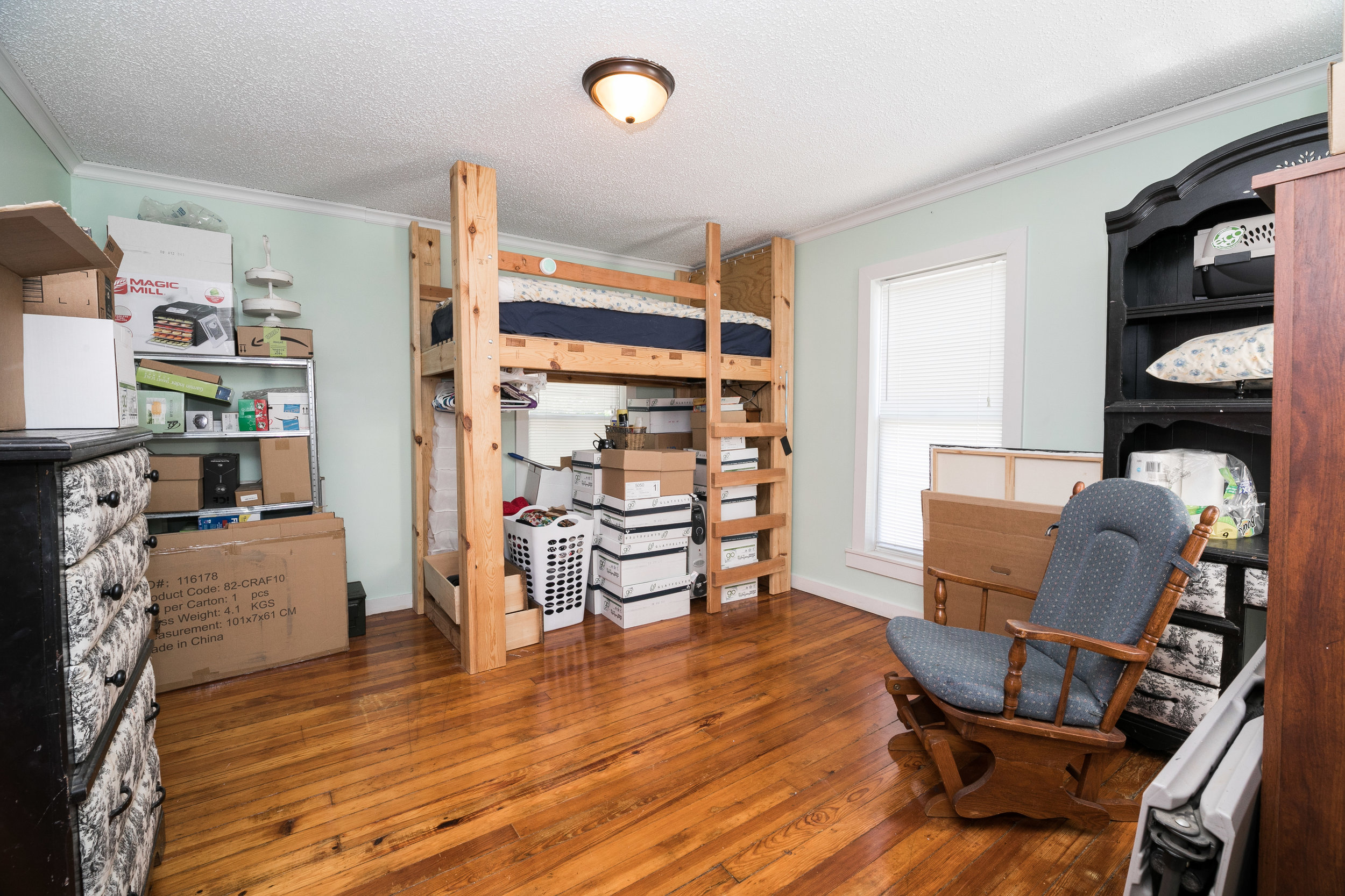 1421 N Broadway Ave-37.jpg