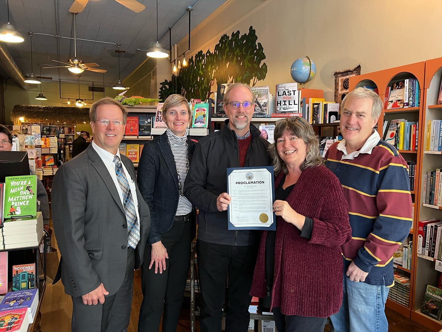 Today, three businesses &ndash; The Frederick Basket Company, Curious Iguana, and 4 The Love of Sweets represented our small business community in The City of Frederick's official proclamation of the upcoming &ldquo;Small Business Saturday.&rdquo;
Ce