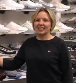 Aga Agnes vom SNEAKO aus der Römerstrasse 1 direkt in Bad Kreuznach vor