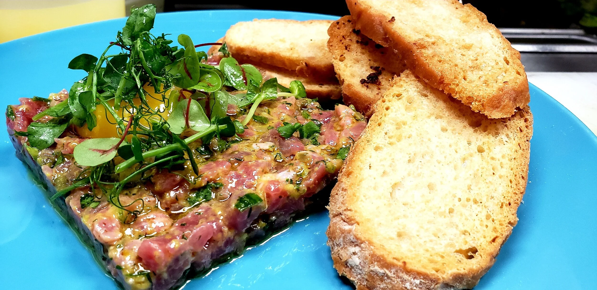 CLASSIC BEEF TARTARE & TOPPINGS, CONFIT EGGIE