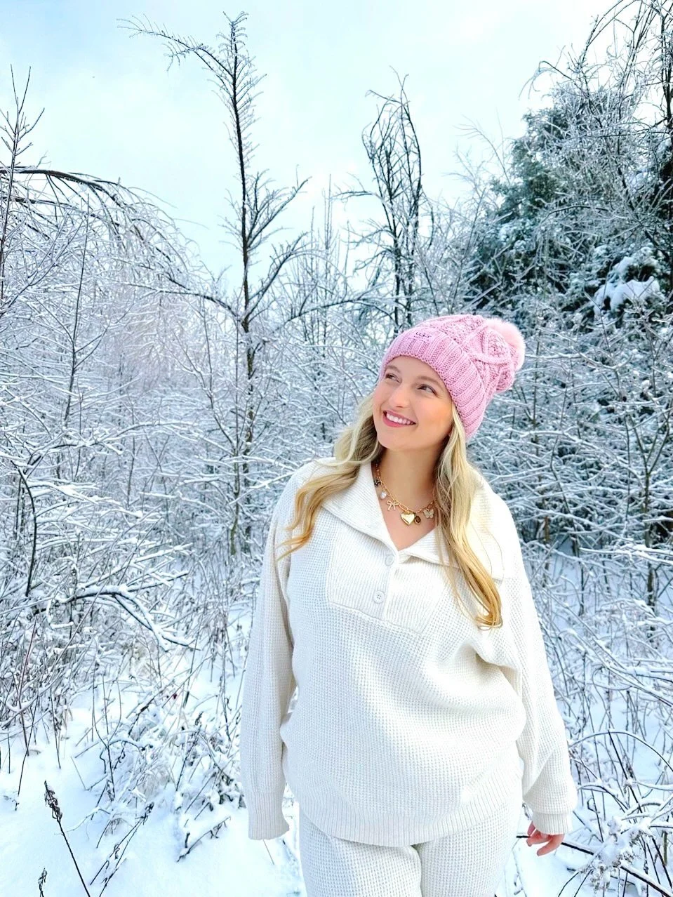 Some solo shots from winter break so far! Missing our panhellenic sisters, but wishing everyone happy holidays!🤗💞🎄❄️

#kentuckypanhellenic #sorority #panhelleniclove