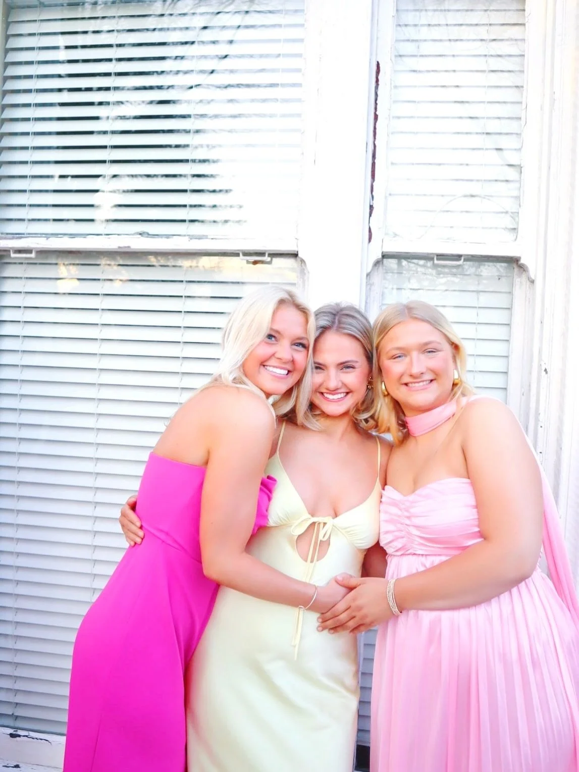 Holding these friendships extra tight as we wrap up the 2026 school year!🥹💝✨

Tag a sister you&rsquo;ll miss over summer break!!

#kentuckypanhellenic #sorority #universityofkentucky