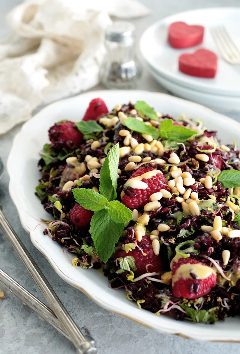 greenevi-blackriceraspberrysalad-01.jpg