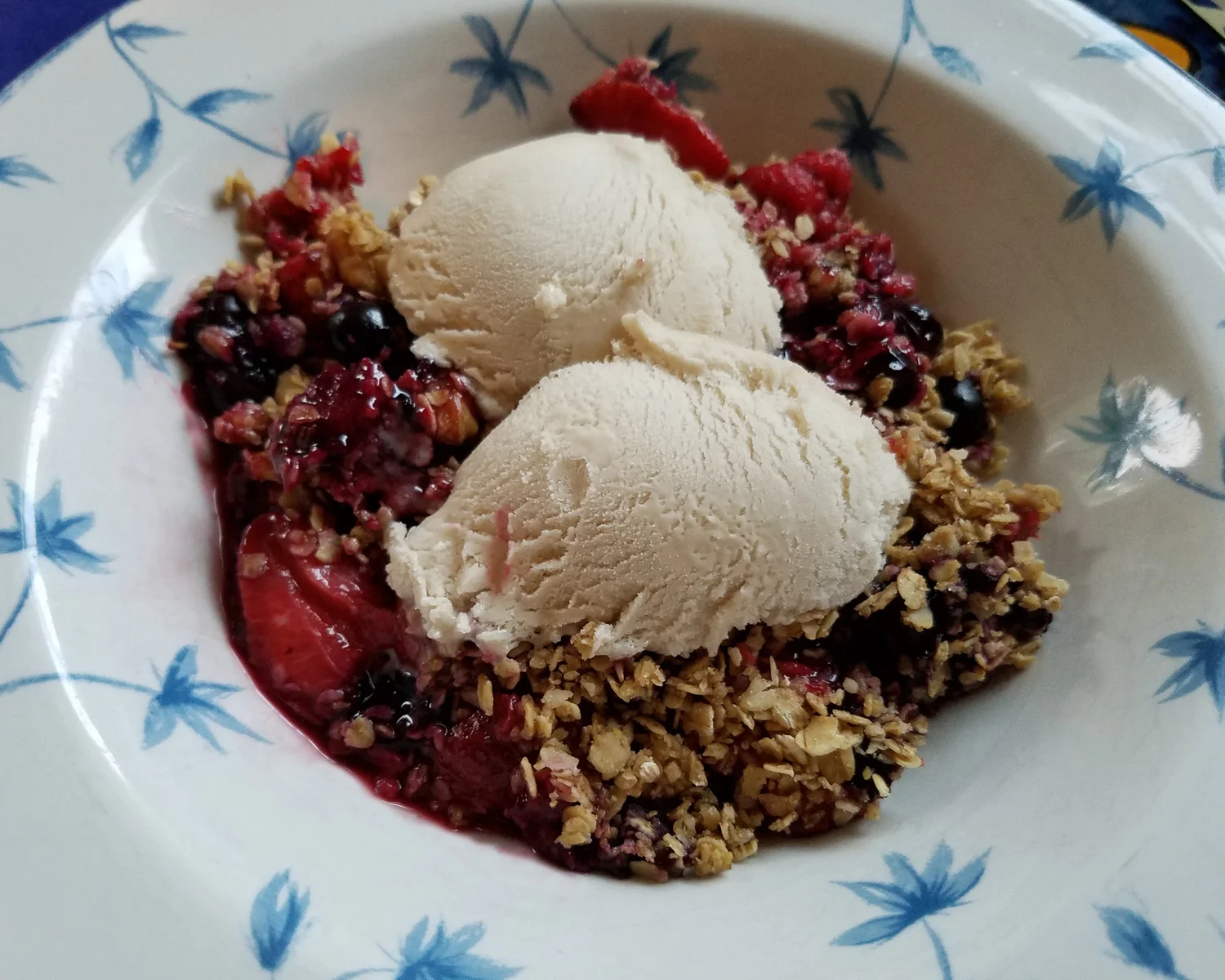 ny-berry-growers-association-vegan-berry-crisp-recipe-3.jpg