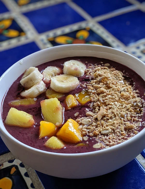 Classic Acai Bowl with Mixed Berries