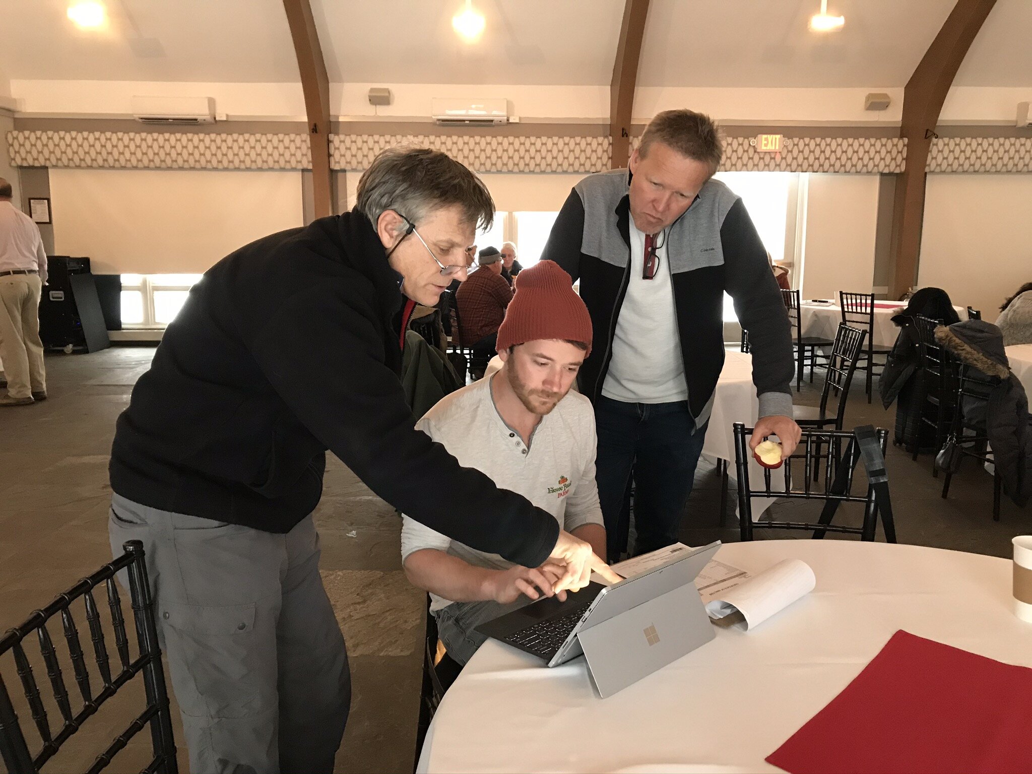 Cornell &amp; NYSBGA In-Depth Strawberry Substrate Workshop Sets Growers Up for Success