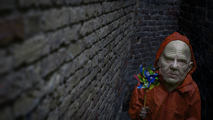 Phil_Gomm_Squeeze_Gut_2025_Reds_Kingdom_01.png