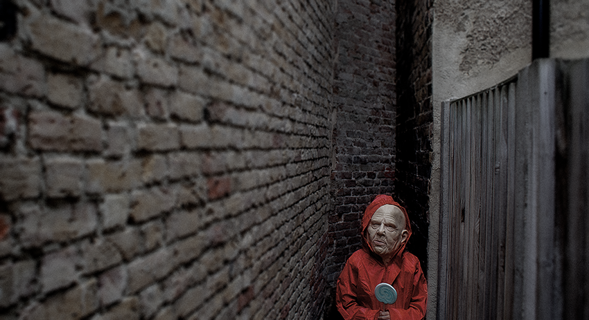 Phil_Gomm_Squeeze_Gut_2025_Reds_Kingdom_02.png