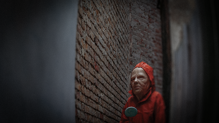 Phil_Gomm_Squeeze_Gut_2025_Reds_Kingdom_05.png