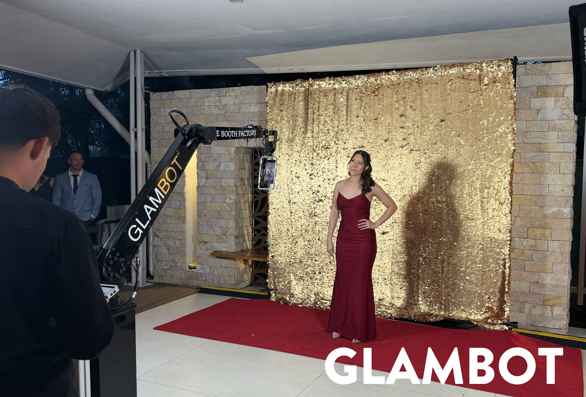 gLAMBOT-FOTO-tbf.png