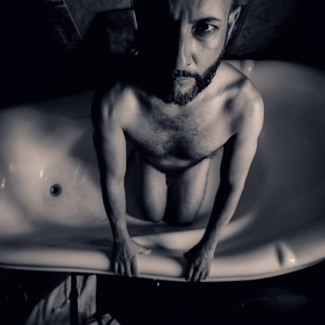 Challenge : Capture urself in it’s most simplest essence, in a space or emotion U haven’t really expressed before creatively Self-portraits can be difficult and easy all in one. To capture a story without context… ~ #selfportraitphotography #selflovejourn