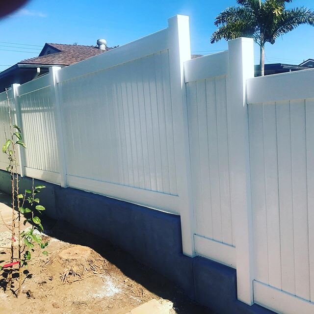 #vinylfence#wallfencing#steppedfence
