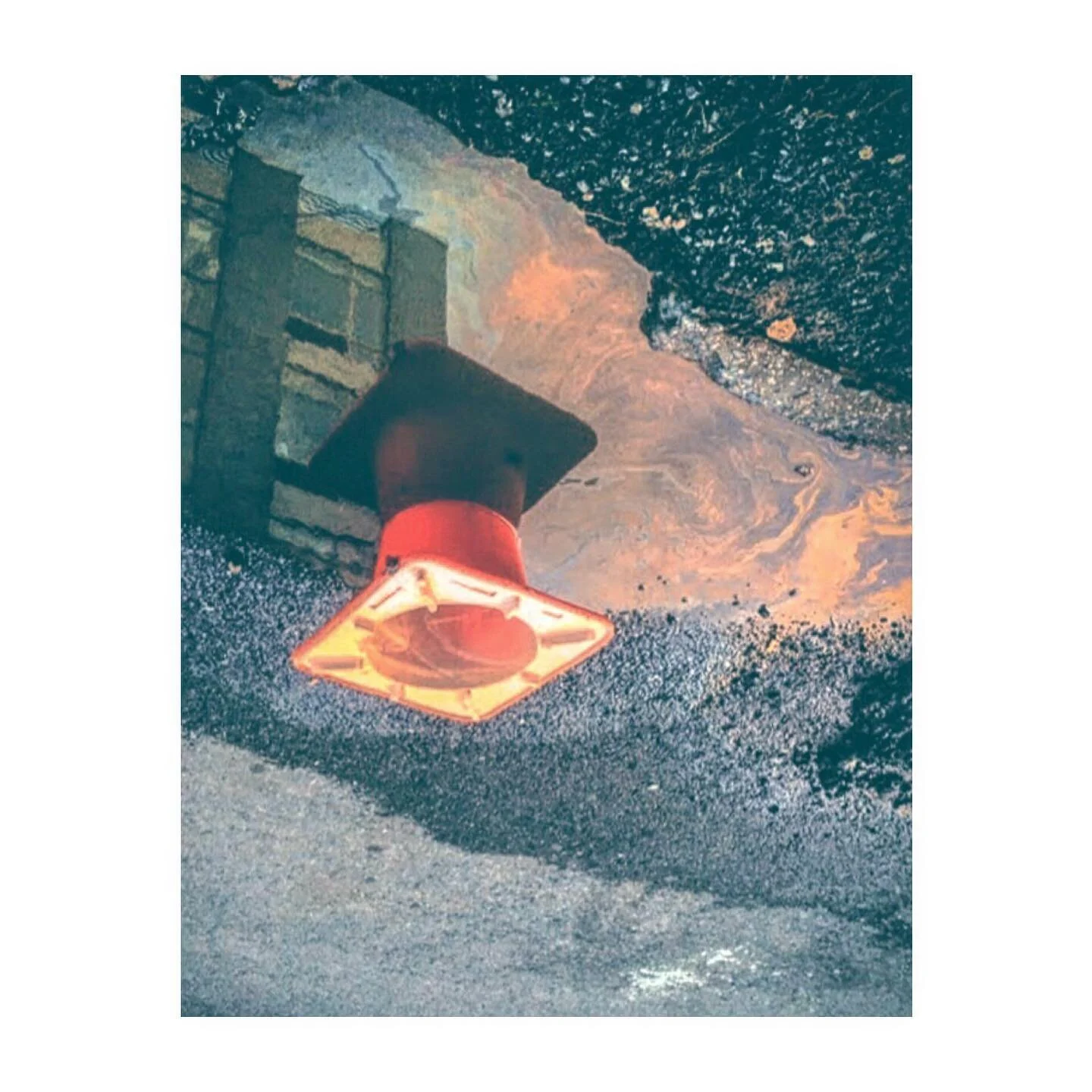 #monday 🫠
When even the caution cones are discombobulated #upsidedown #insideout #motoroilbeauty
.
.
.
.
.
.
.
.
.
.
.
.
#sunset #puddle #abstract #reflection #streetart #trafficcone #weirdnyc #watercolor #polution #roadworn #construction #trying #m