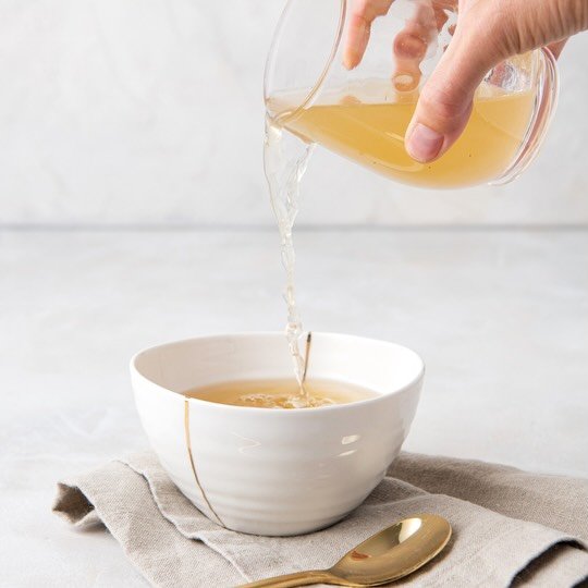 Postpartum Mondays

Bone Broth is a rich source of collagen and amino acids to help your body rebuild and repair. It also provides a deep, steady source of energy.