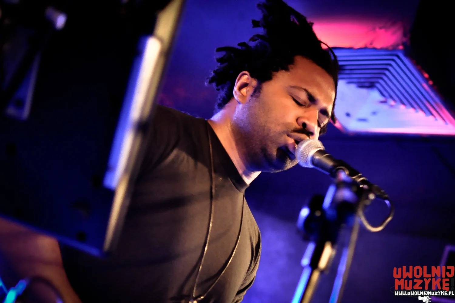 sampha_01.jpg