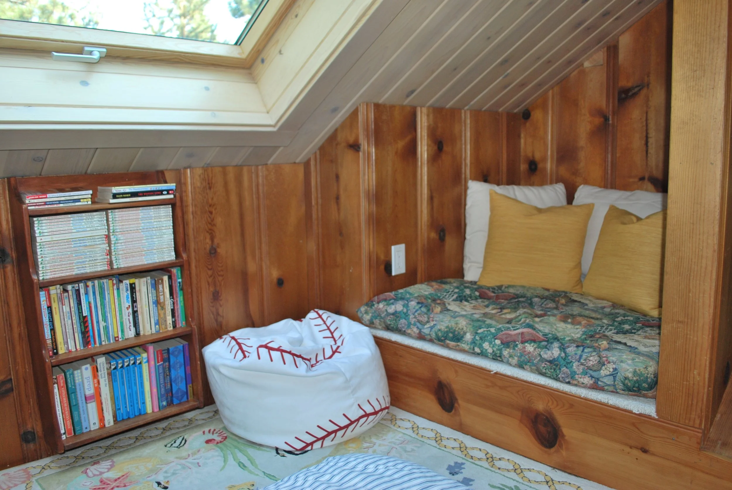 Palisades Hideaway sleeping loft twin bed.jpg
