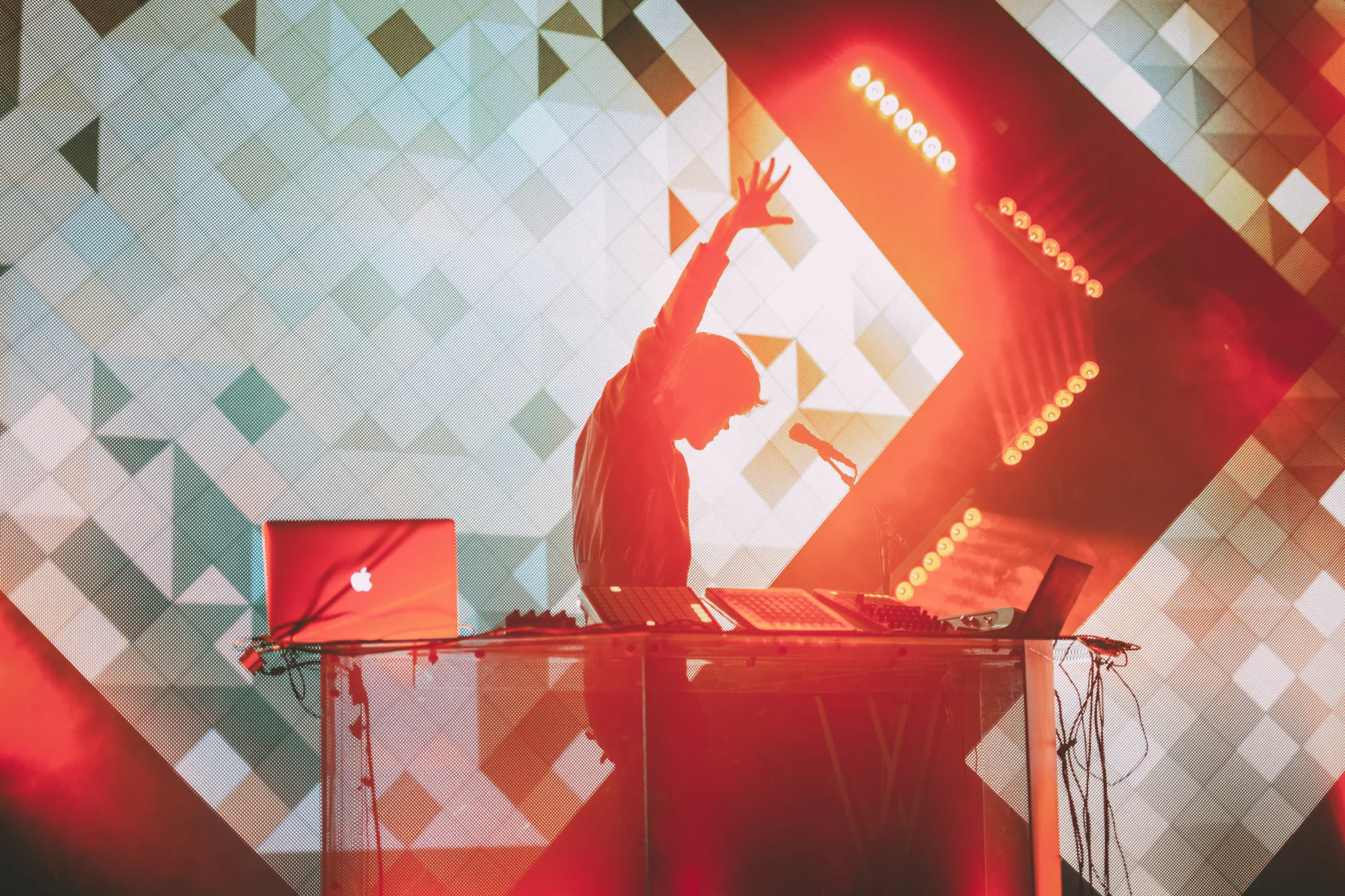Dondonyan_Madeon.jpg
