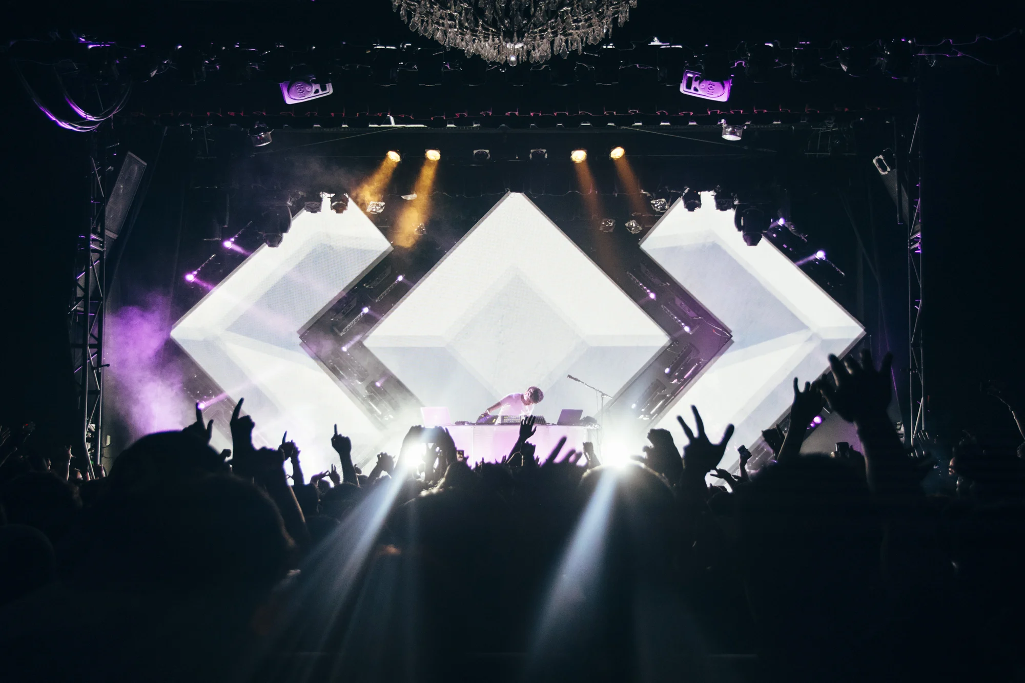 Dondonyan_Madeon-2.jpg