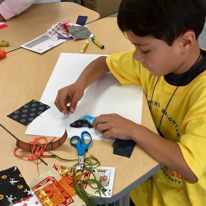 &quot;The students loved the project ... they had never been so quiet and focused ...&quot; Teaching/Artist Judy Nilsen,
Arts for Humanity! at United Way&rsquo;s Summer Fun.
#summer #art #create