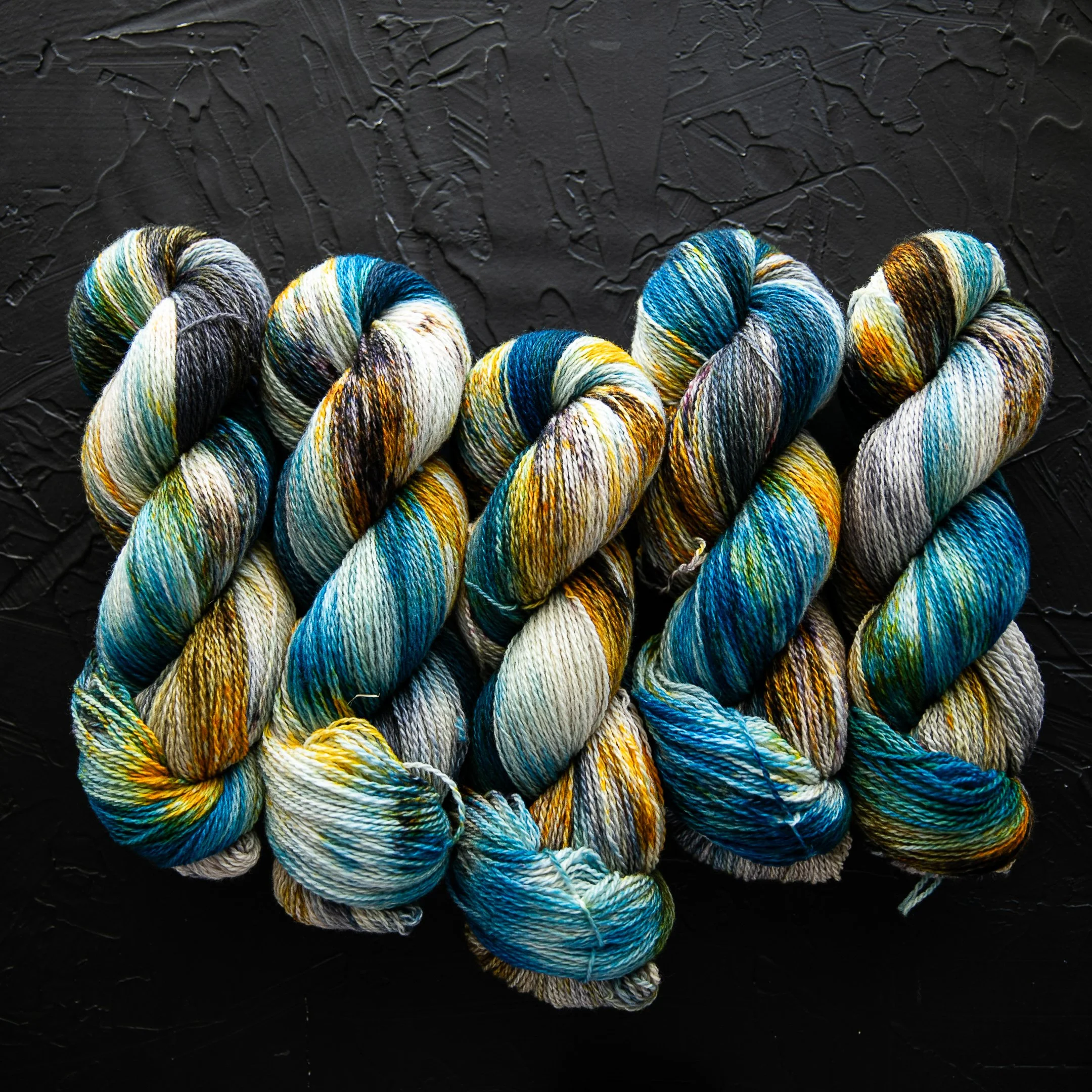 Blue Hour Static ROOTS COLLECTION — Corriedale Fingering