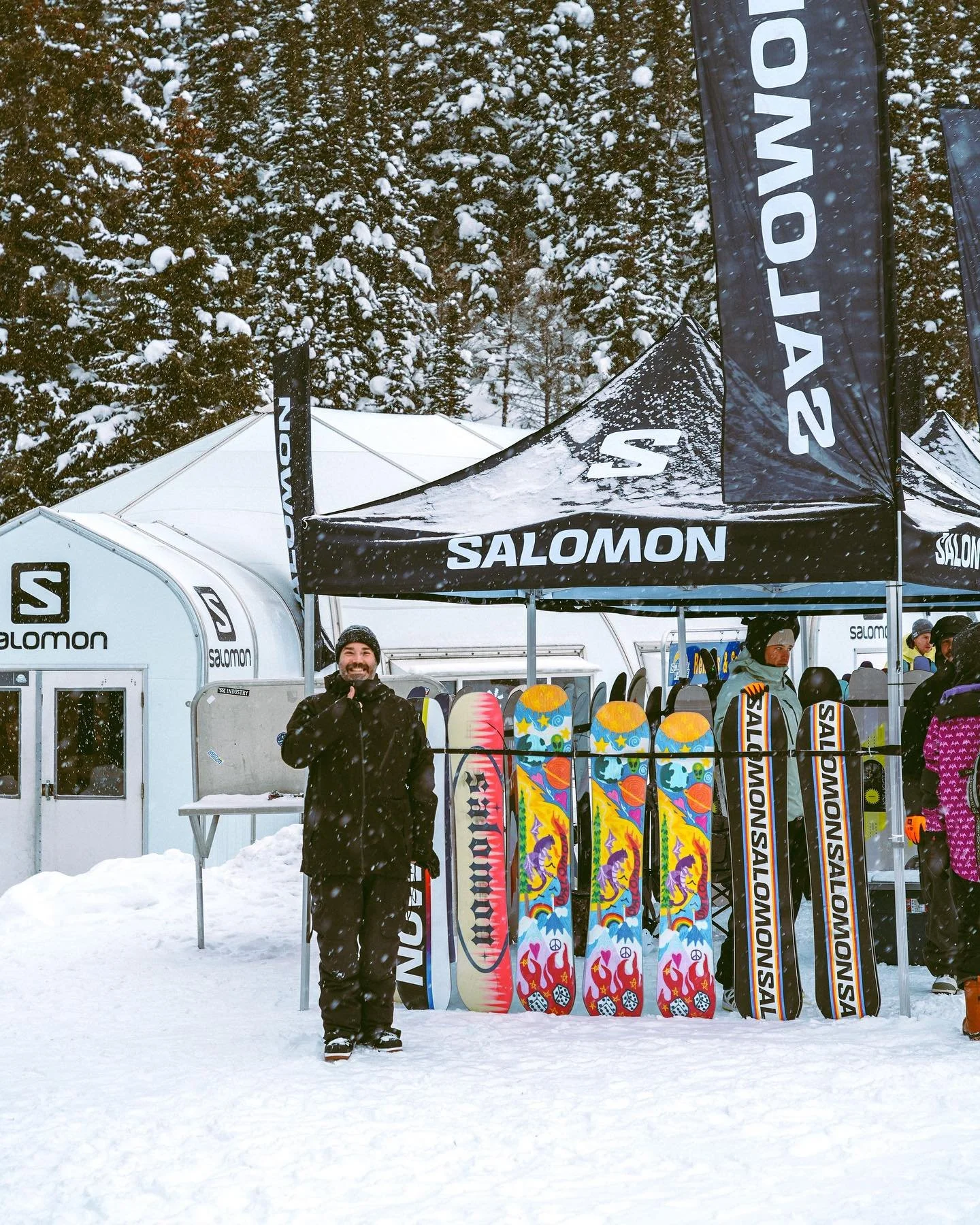 Successful demo and unveiling of our new @arena_snowparks x @salomonsnowboards park features this past weekend. As always, thanks for having us @sunshinevillage. 

//

[o]: @carteredwardss