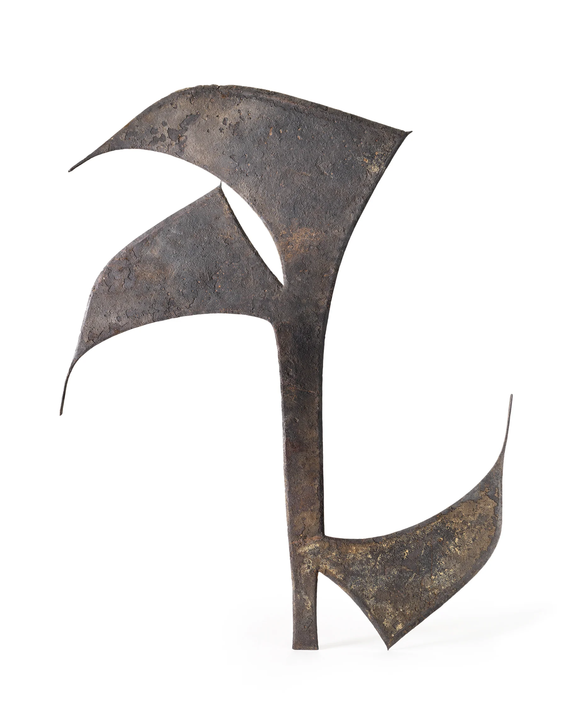 Artist unknown (Nkutshu, Ndengese peoples, Democratic Republic of the Congo), throwing knife–shaped currency (oshele), 19th century, iron, H: 80.65 cm. Private collection. Image © Fowler Museum at UCLA. Photograph Don Cole, 2018