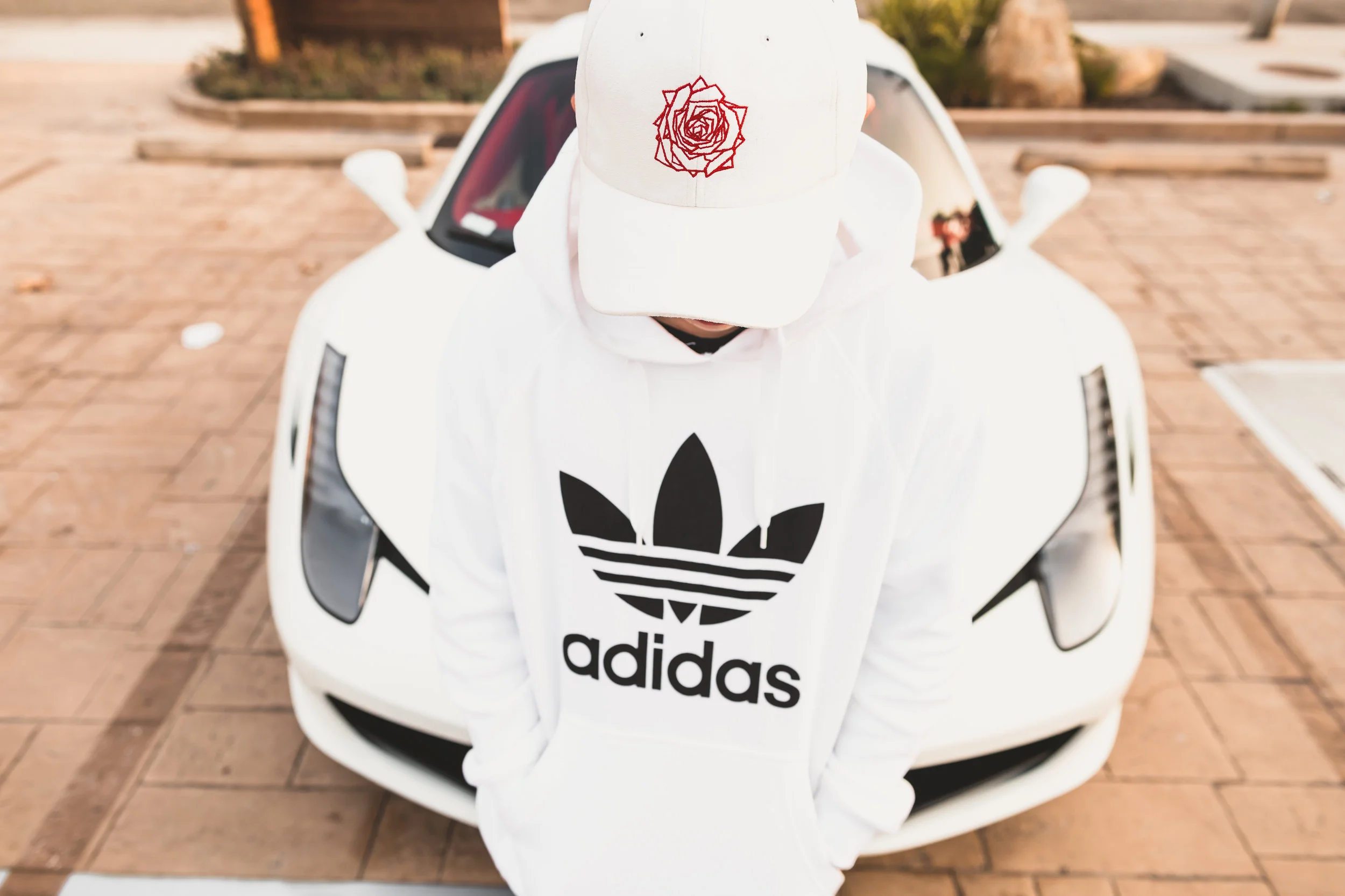 White/Red Vararii Suede dad hat