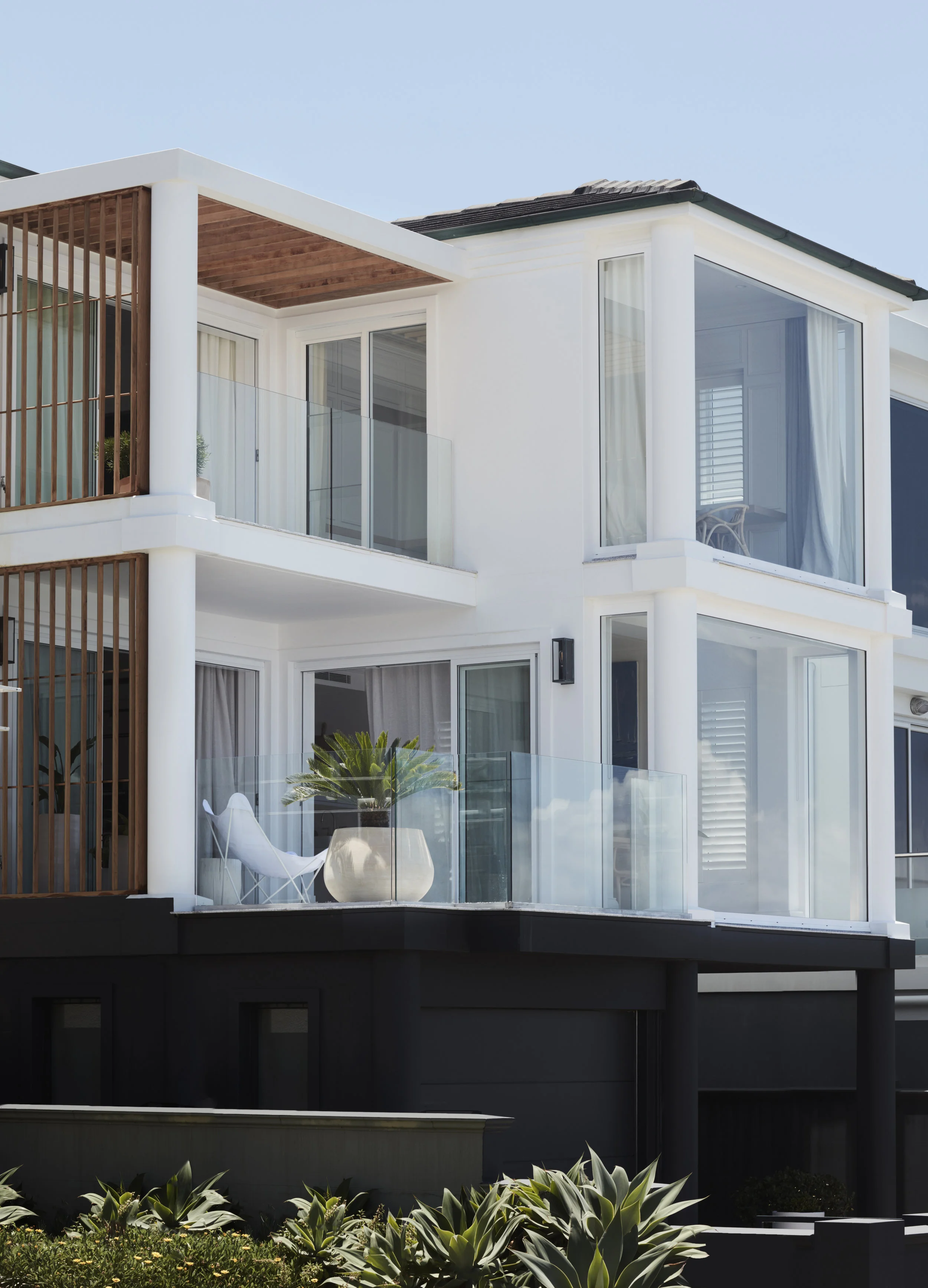 Lane&Grove_Bronte 01_02.jpg