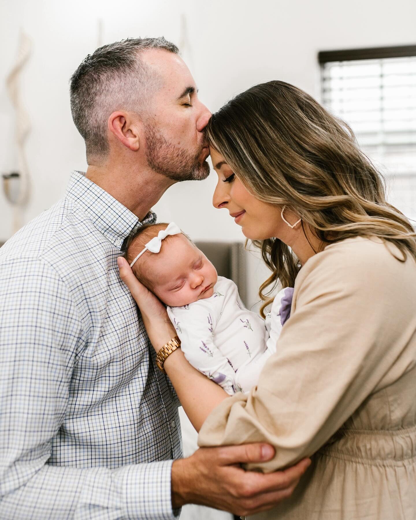 The sweetest lifestyle session! Just had to share the sneak peek of this beautiful family.
