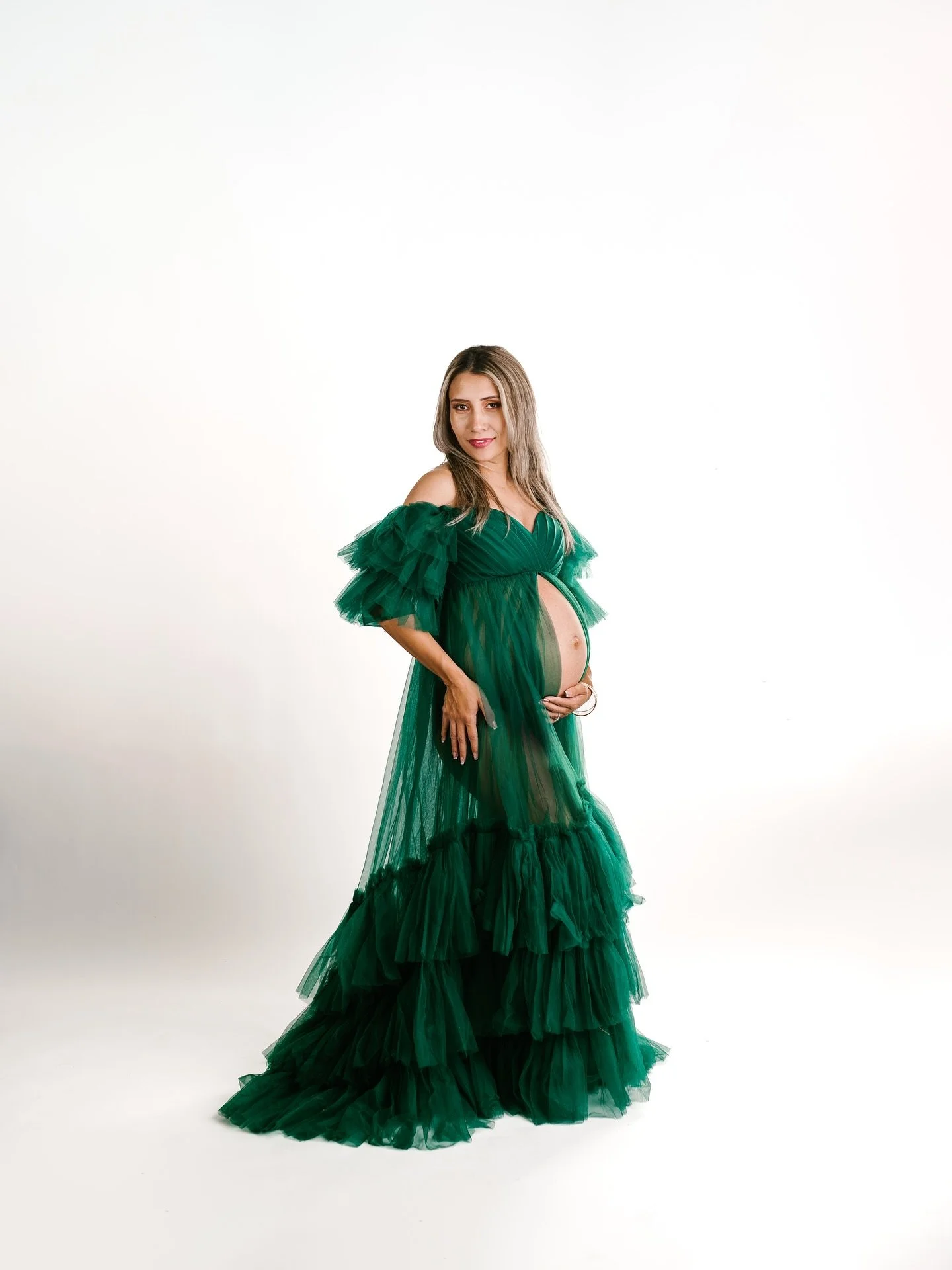 An absolutely stunning mama! Love this studio session!