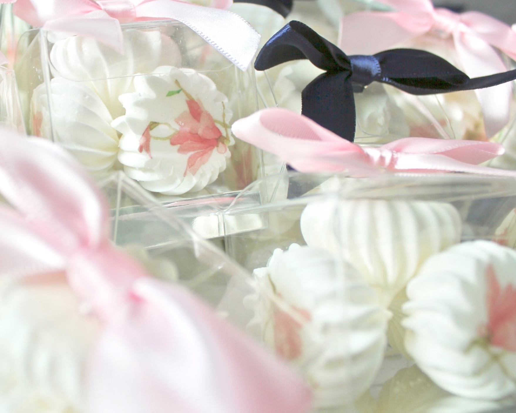 Meringues to match the stationary!