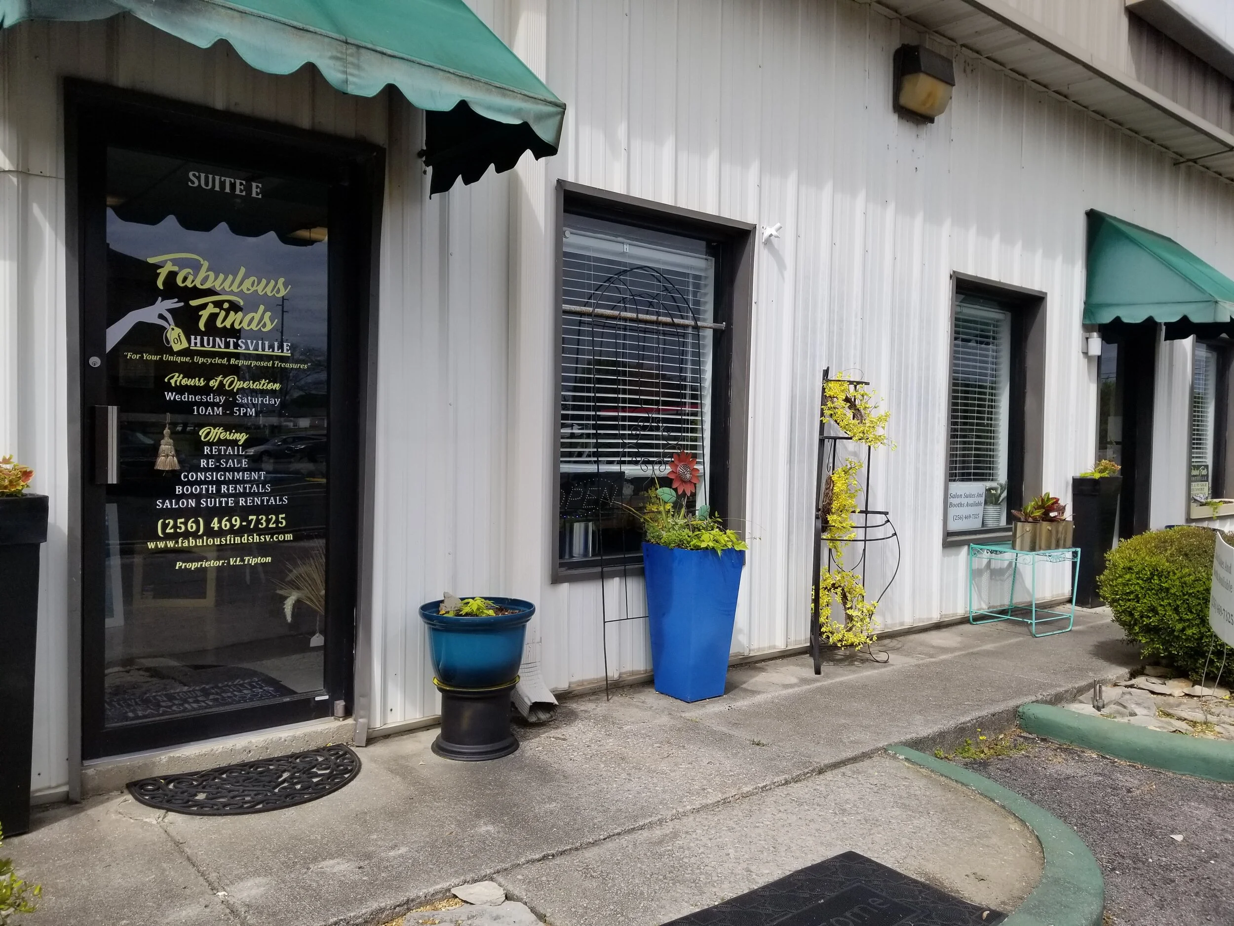 Fabulous finds store front.jpg