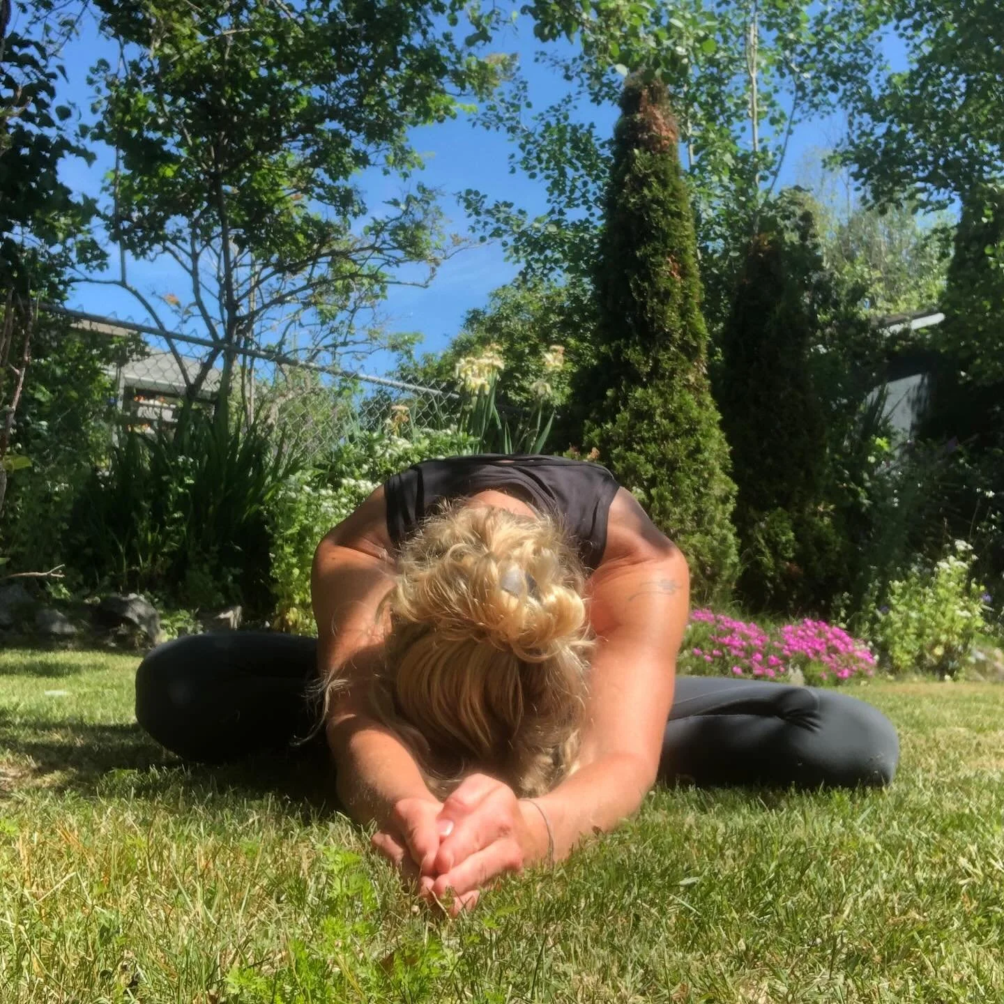 Head to heart moments ~ to touch the earth, share our peace and always spread your love.