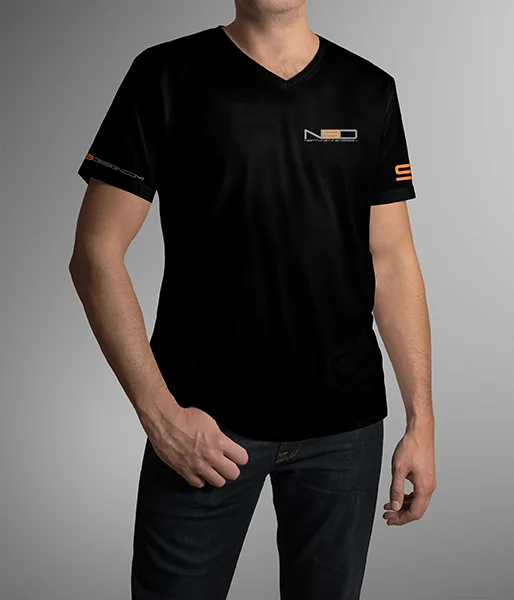 CREWNECK_BLACK_EMBLEM_FRONT.jpg
