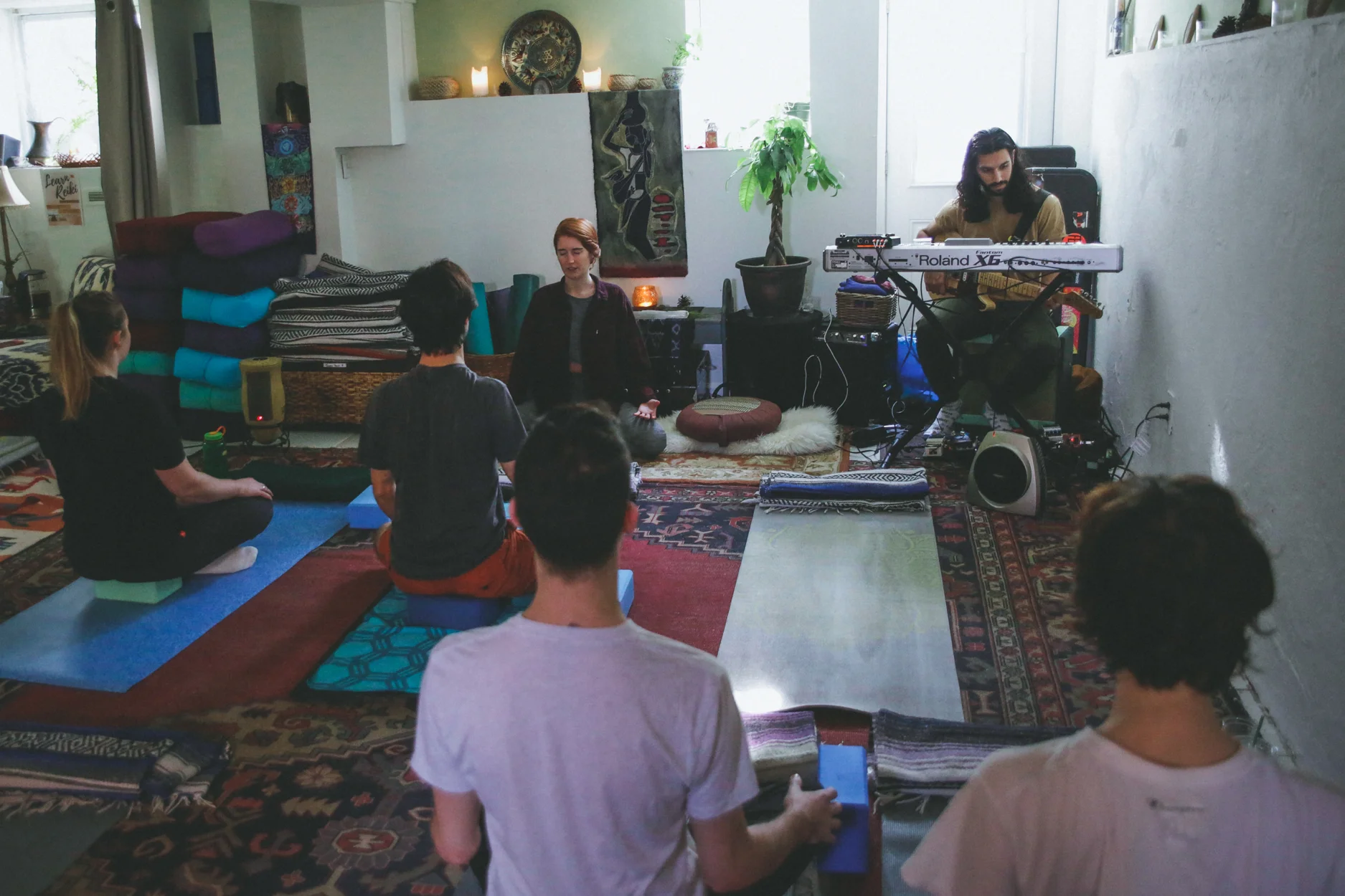 Lo + Alex Yoga_83A1671_Tremitiere.jpg