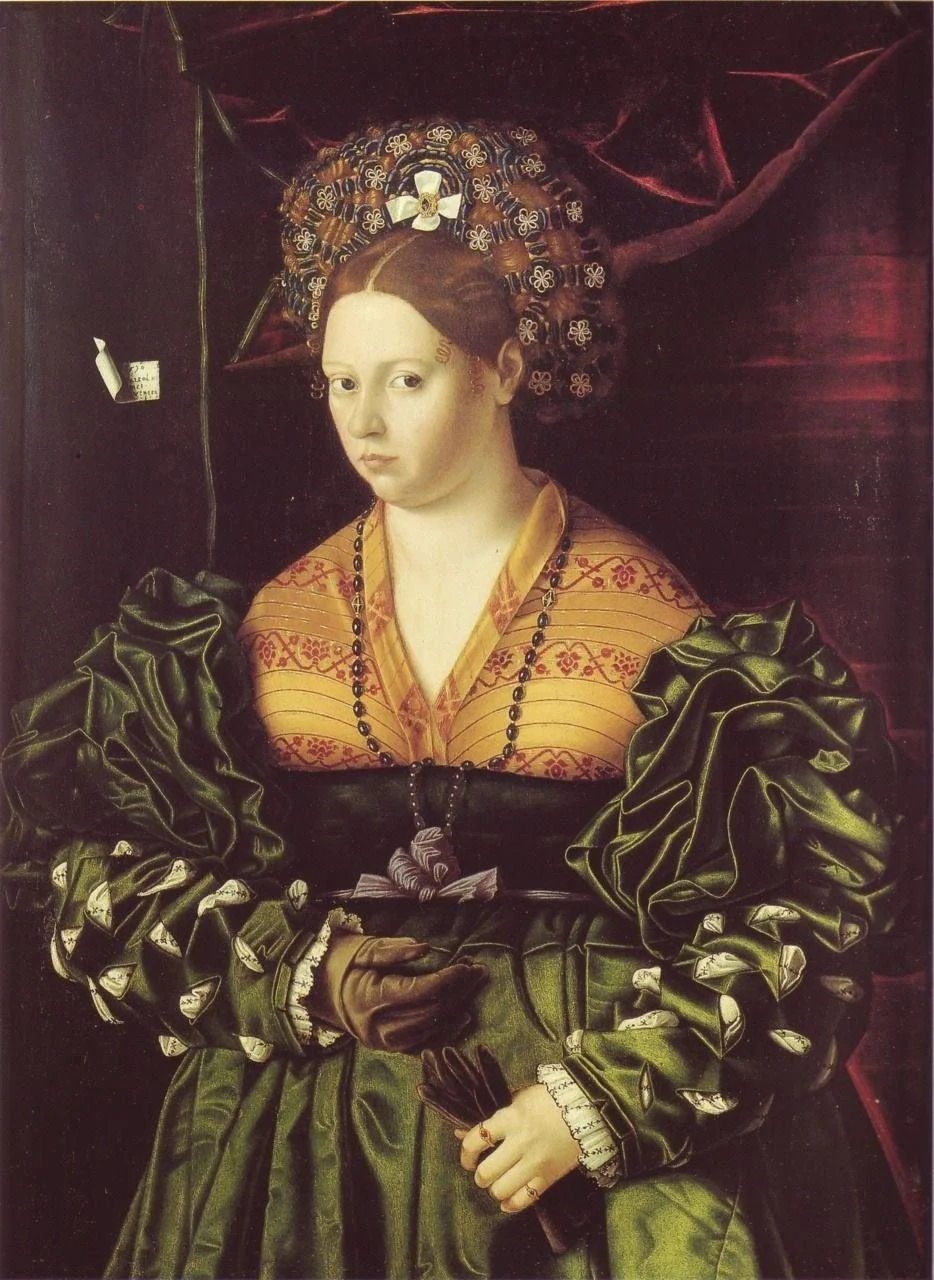 Meet the Mysterious Lady in Green!