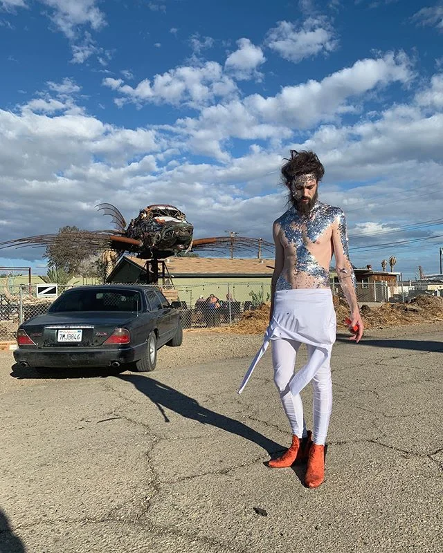 Hands Up ill be your mirror rn